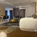 شقة فندقية تشطيب فاخر فى المهندسين على ڤيو نادى الزمالك
